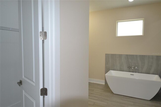 Building Photo - 5146 Tangelo Dr