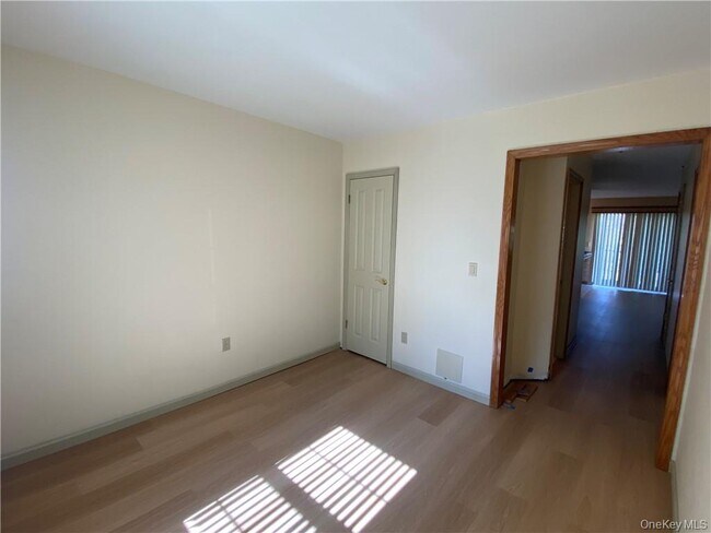 Building Photo - 25 Lexington Hills Rd