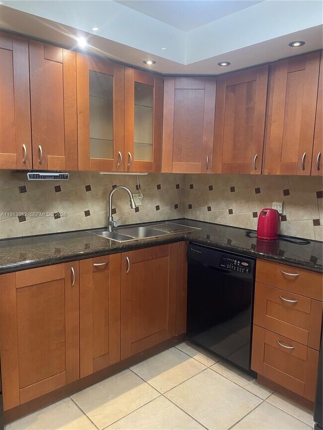 Building Photo - 2049 S Ocean Dr