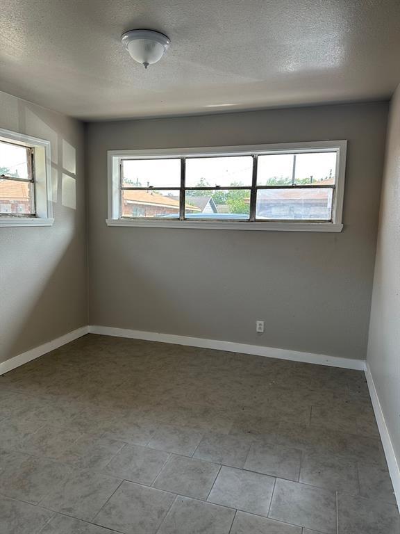 Building Photo - 3831 Wipprecht St