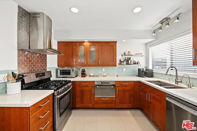 Building Photo - 954 20th St