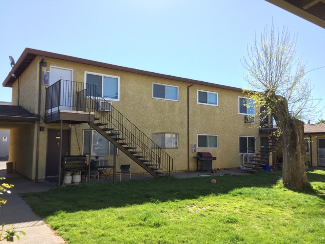 Building Photo - Rio Linda Apartments