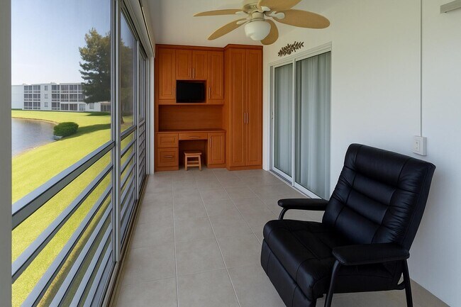 Building Photo - 2067 Ainslie Dr