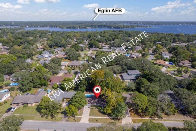 Building Photo - 614 Merioneth Dr NE