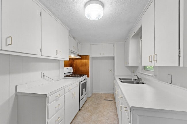 Building Photo - Super Cute 3 Bedroom in Fayetteville!