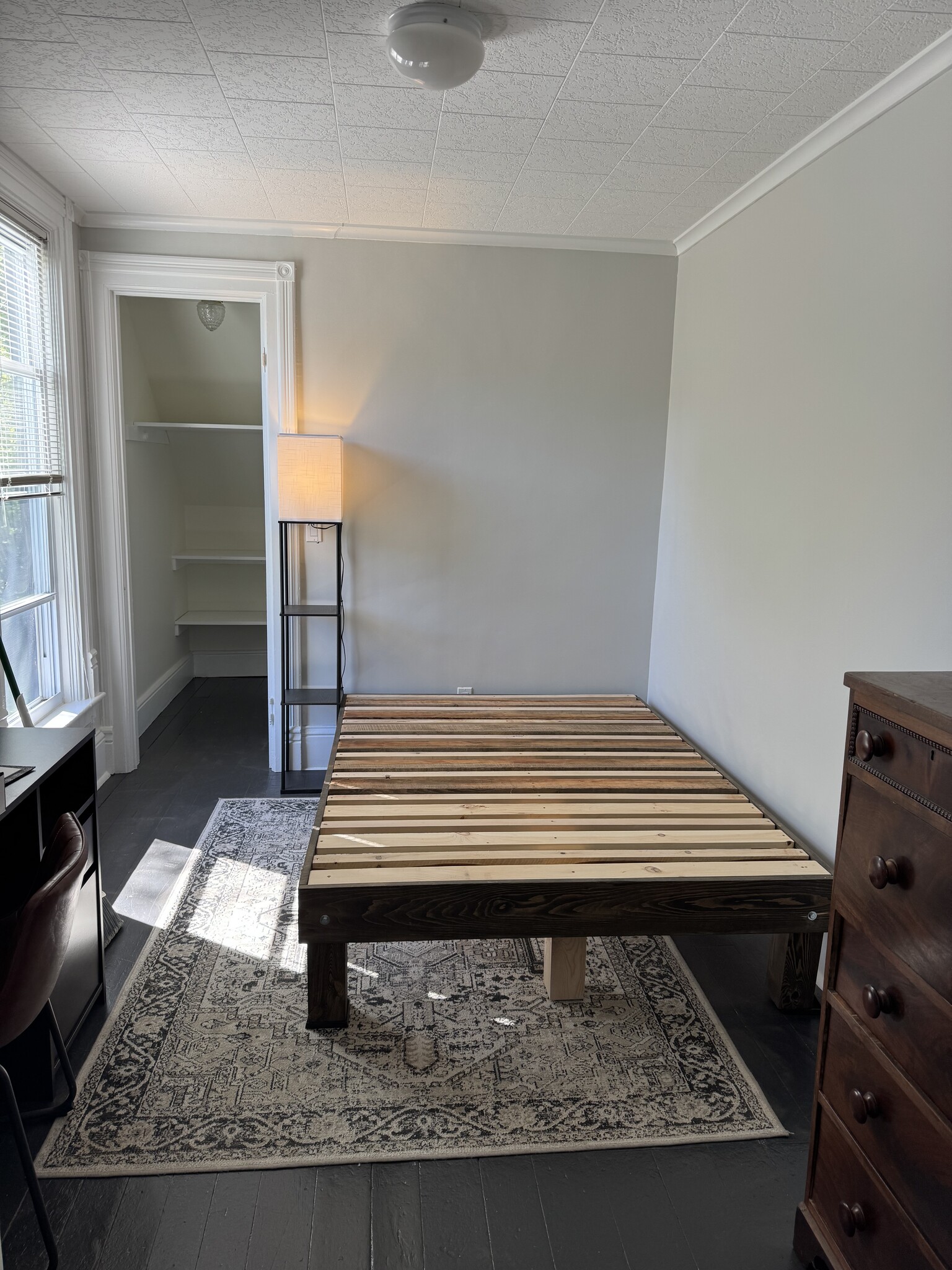 Building Photo - 10 Barker St