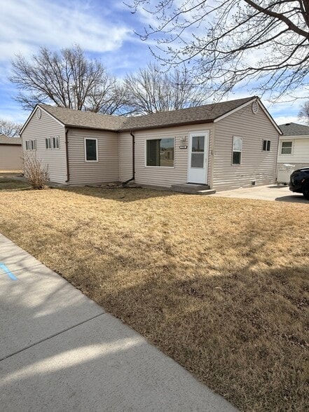 Building Photo - 2721 W Capital Ave