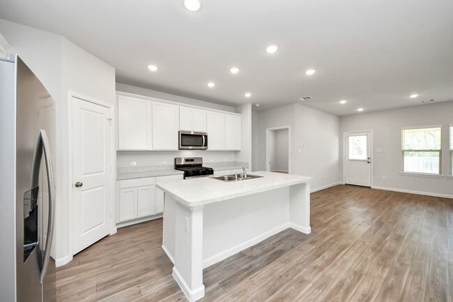 Building Photo - 16489 Moss Ln
