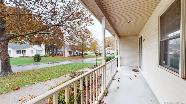 Building Photo - 111 Carriage House