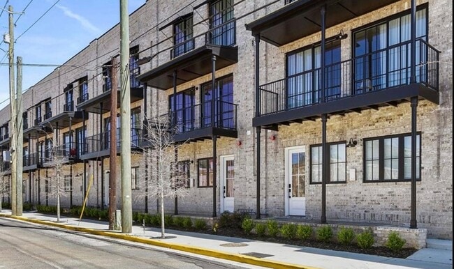 Building Photo - Ready for immediate move in - Two private ...