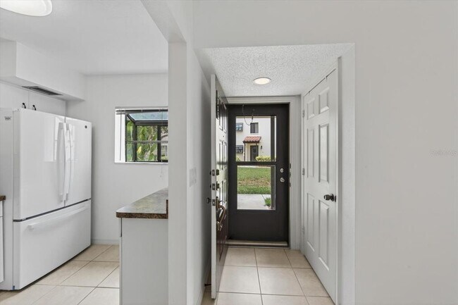 Building Photo - 5735 Gardens Dr