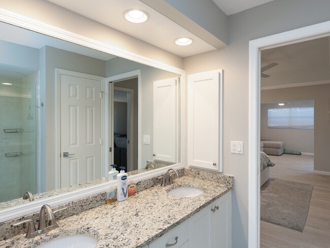 Building Photo - Turkey Furnished 3 Bed Pool Home in Venice