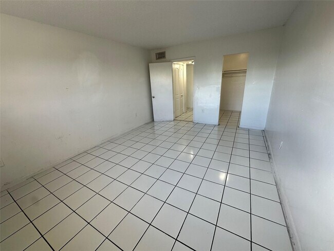 Building Photo - 3700 NW 21st St