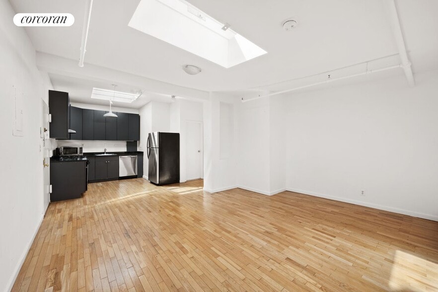 Primary Photo - 241 Bedford Ave