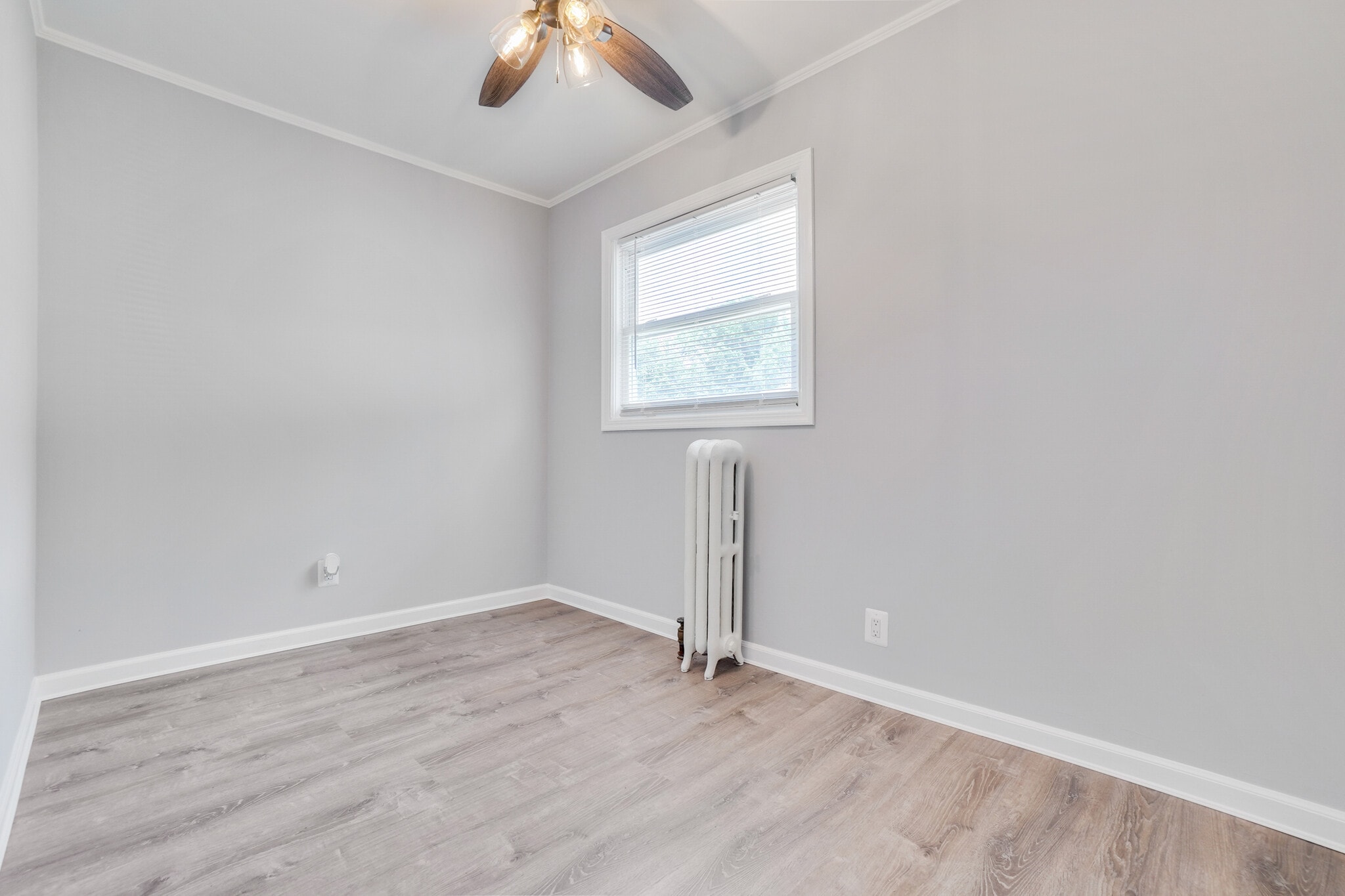 2nd Bedroom - 114 Livingston Ave