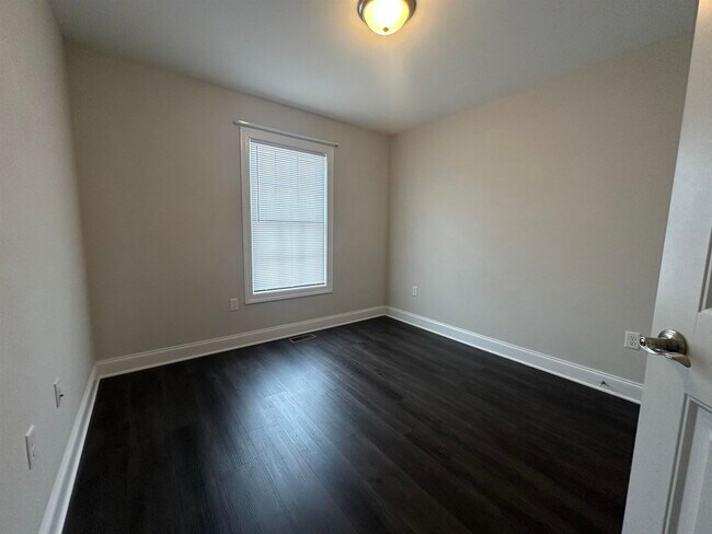 Building Photo - 1200 Bluemoon Dr