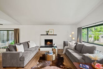 Building Photo - 1380 Old Topanga Canyon Rd