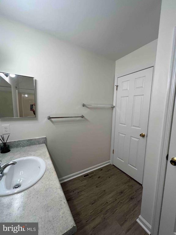 Building Photo - 6247 Spring Knoll Dr