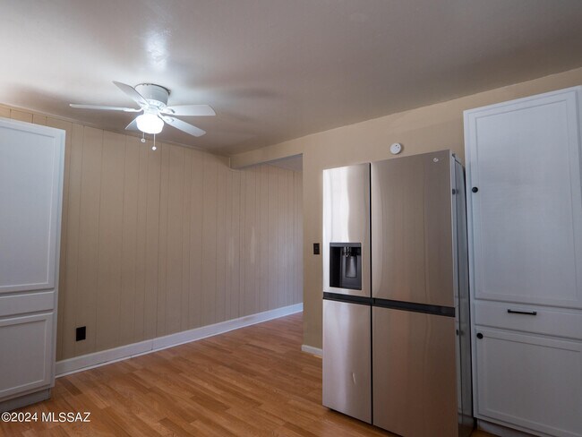 Building Photo - 6570 E Nicaragua Dr
