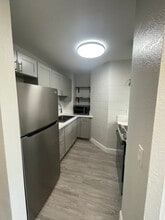 Building Photo - 1109 Acacia Rd