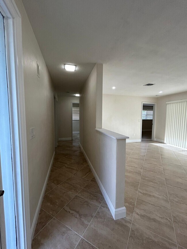 Building Photo - 4108 SE 8th Ave