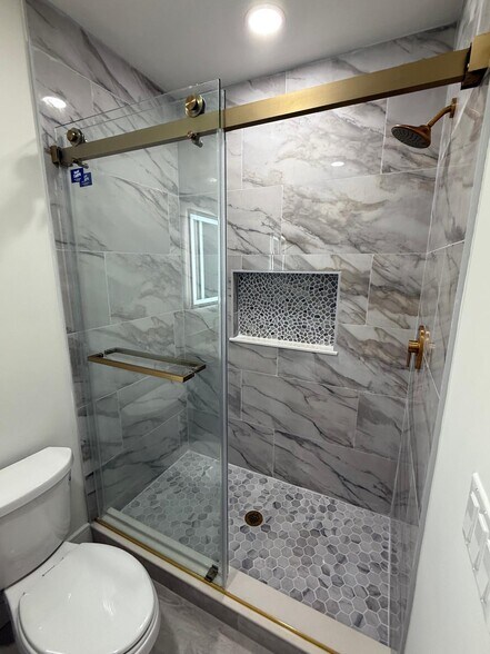 Building Photo - 13 Brook St