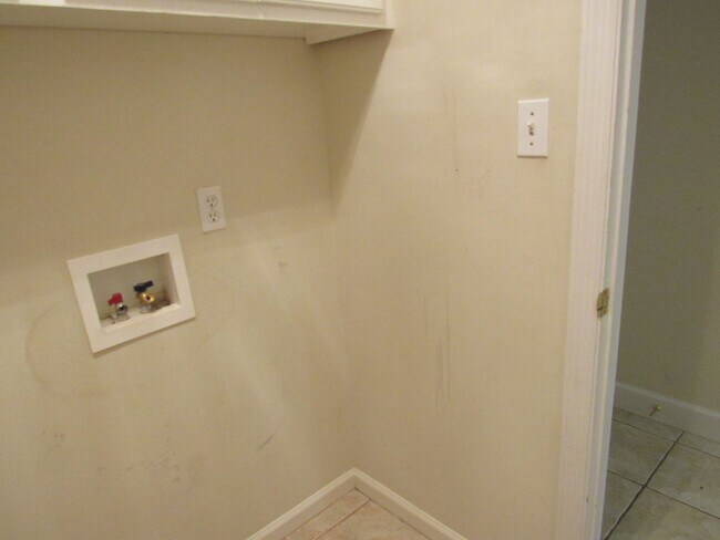 Building Photo - Foxborough Subdivision