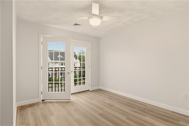 Building Photo - 47 Windsor Rd