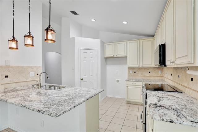 Building Photo - 1401 Cedar Springs Dr