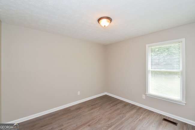 Building Photo - 162 Poplar Point Dr