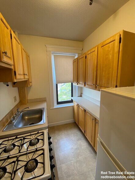 Building Photo - 1152 Commonwealth Ave