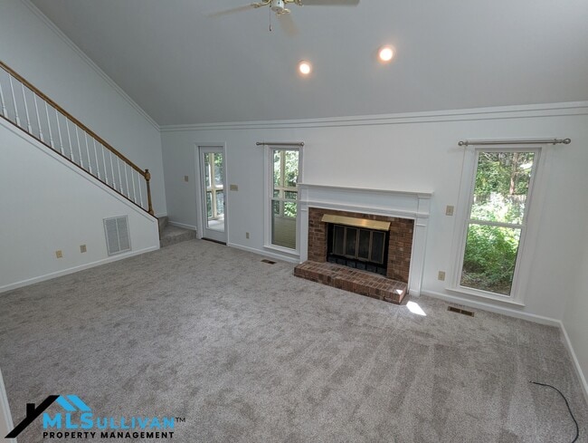 Building Photo - 5408 Ravenswood Pl