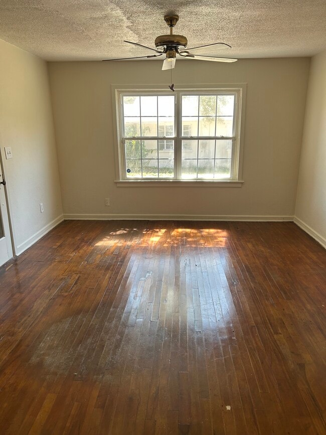 Building Photo - 104 22nd St NE