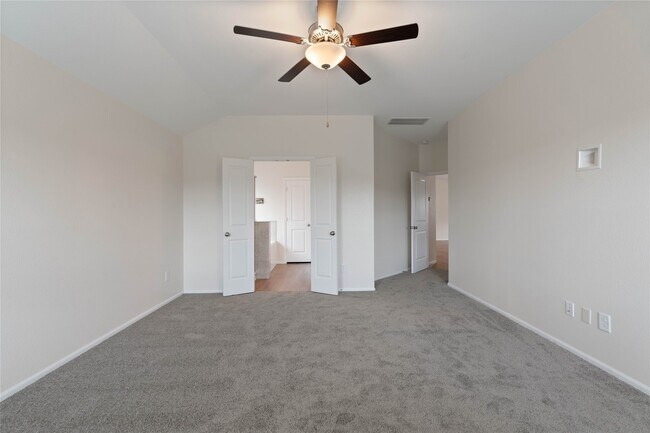 Building Photo - 323 Jewett Meadow Dr