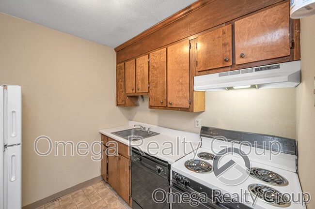 Building Photo - 2901 18th Ave