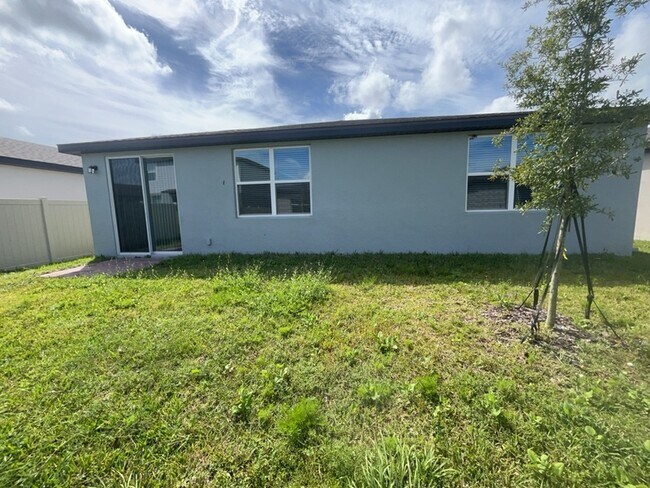 Building Photo - 4917 Kaia Ave