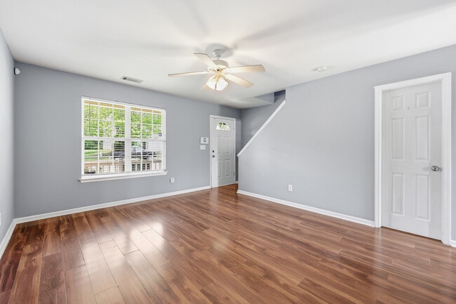 Building Photo - 3911 Hathaway Hills Dr