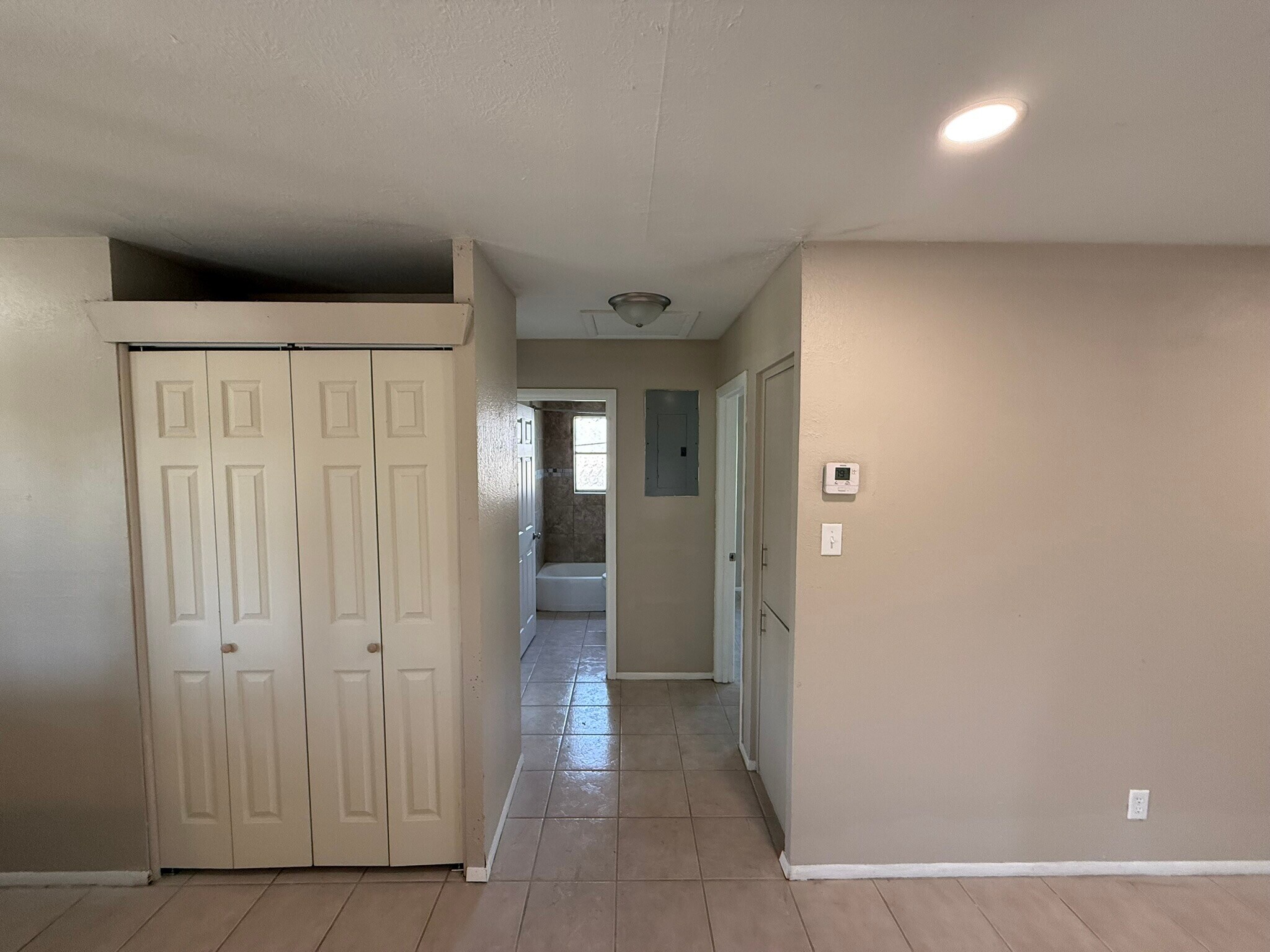 Building Photo - 1907 Oklahoma St