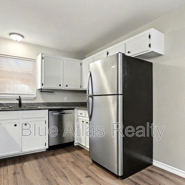 Building Photo - 225 Bryan St