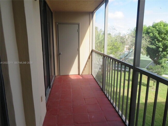 Building Photo - 8005 SW 107th Ave