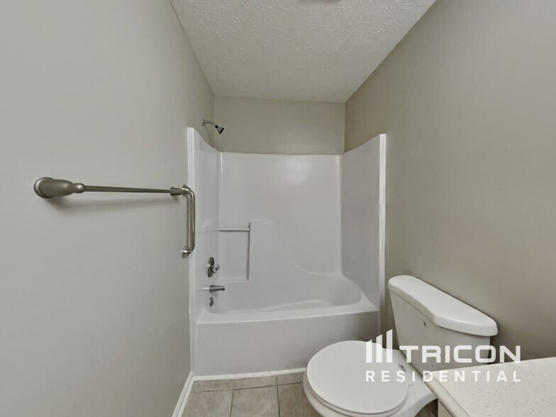 Building Photo - 5099 Marvin Dr