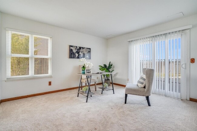 Building Photo - 1561 Spring Ct