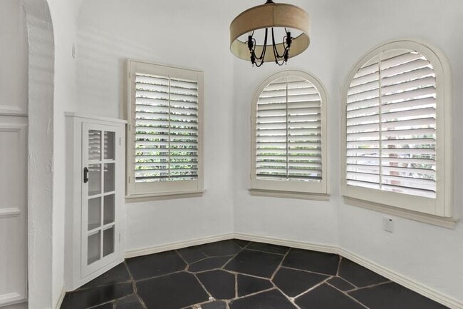 Building Photo - 123 N La Jolla Ave