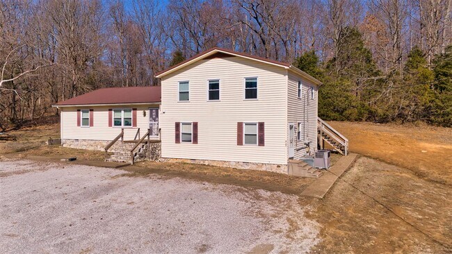 Building Photo - 2426 Lewisburg Rd