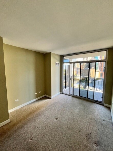 Building Photo - 1250 S Michigan Ave