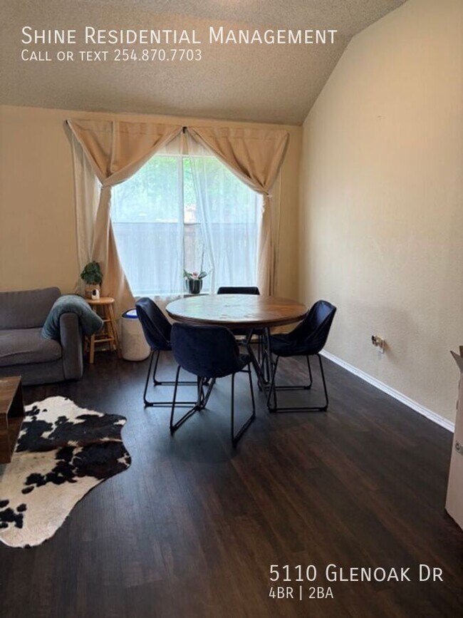 Building Photo - 5110 Glenoak Dr