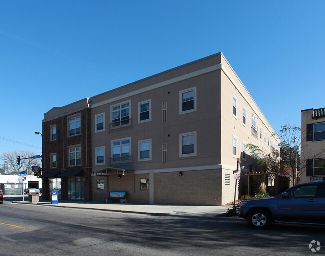 Building Photo - 2803 E 38th St