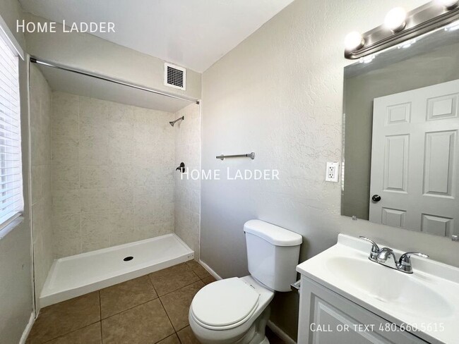 Building Photo - 410 W Battaglia Rd
