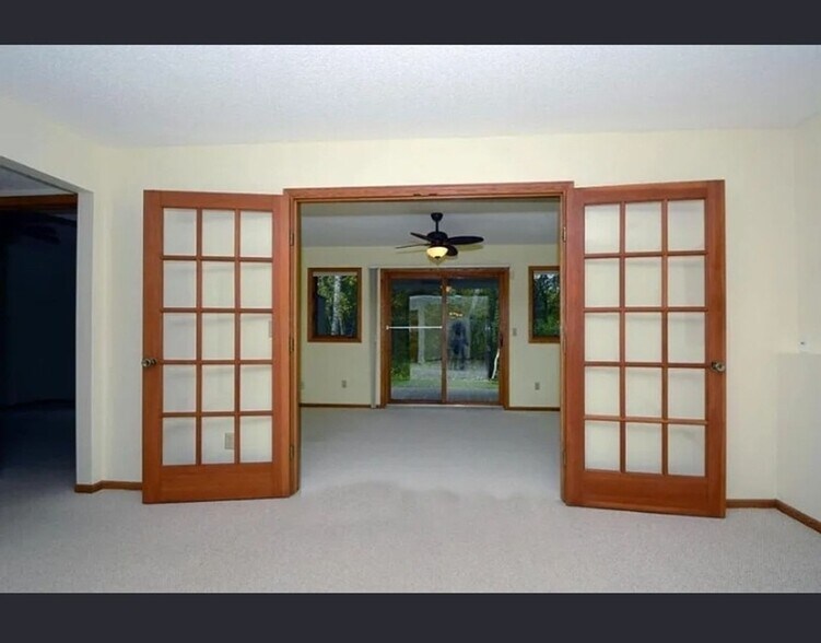 Building Photo - 5740 Willow Trail