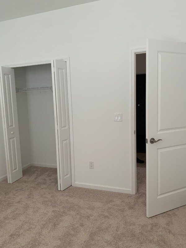 Building Photo - 513 High Tide Ln